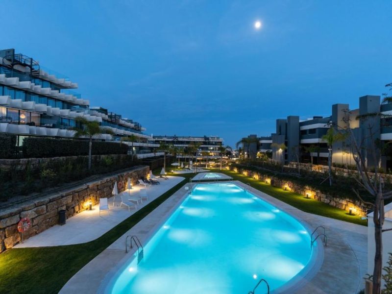 oasis-325-estepona-luxury-penthouse-night